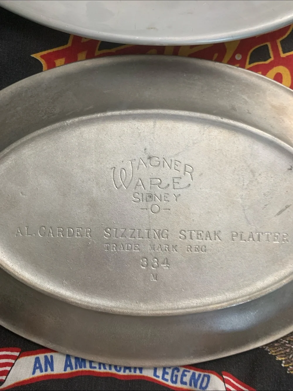 WOWOW - Wagner Ware 2 Carder's Sizzling Steak Platters + 8 new Knives = 10 pcs